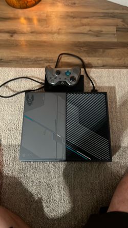 Xbox 1 halo edition with controller $140