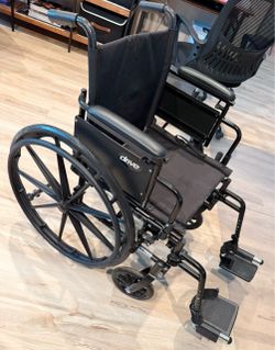 Drive Wheelchair Cruiser X4 - Like New!