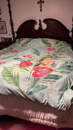 REVERSIBLE COMFORTER