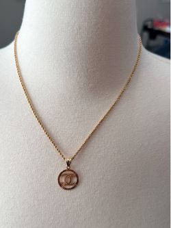 18k (750) gold necklace with pendant, both 18 K