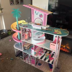 LOL Doll House 