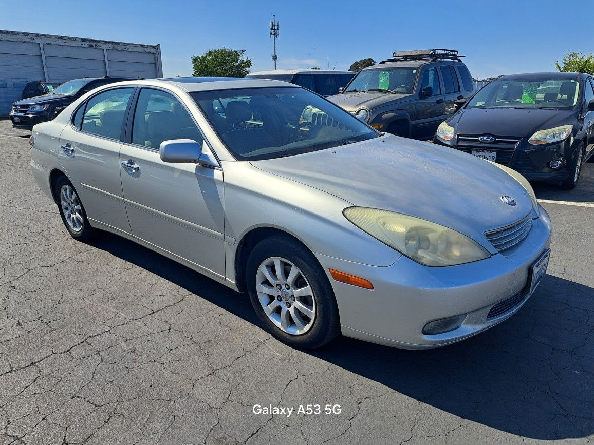2004 Lexus ES 330