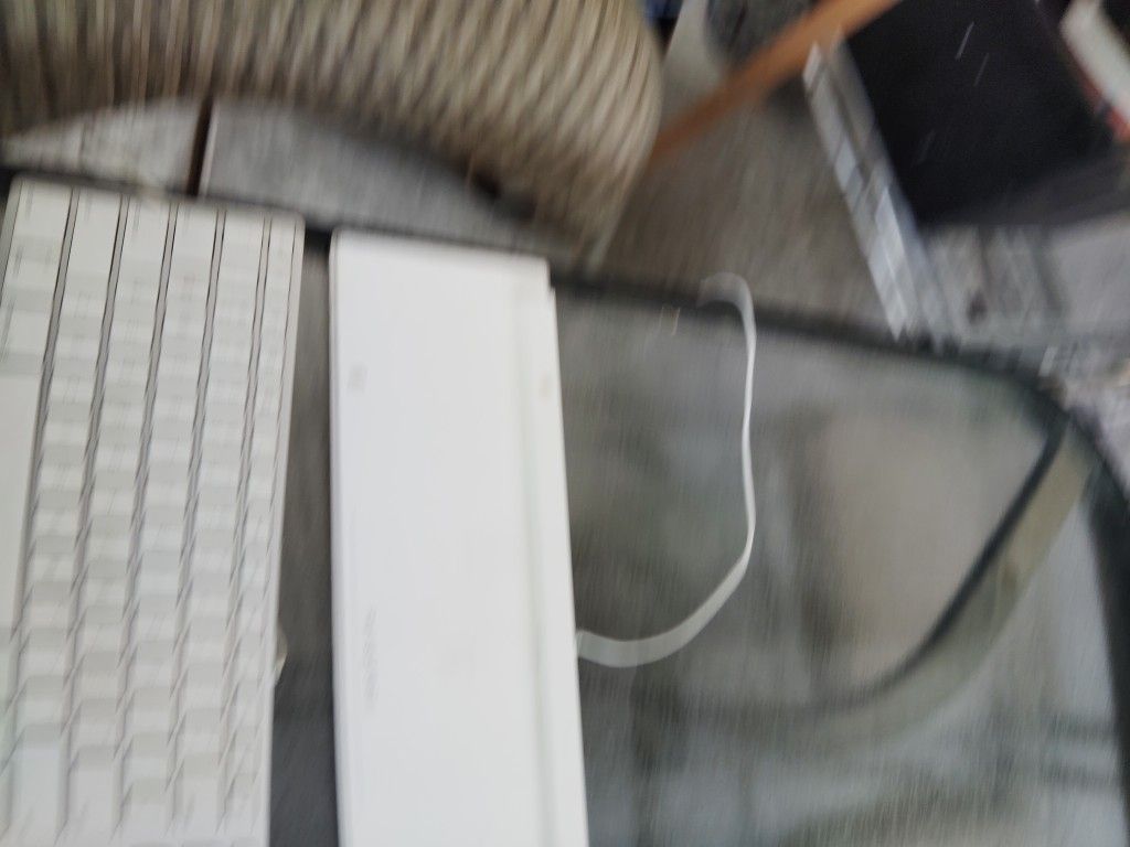 Apple Keyboard