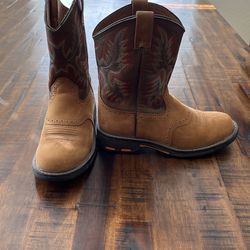 ARIAT B OOTS Size 4.5   