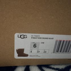 UGG Woman’s Bailey Bow