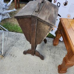 Primitive Wood Sewing Box