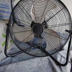 Steel Fan Excellent Condition (Medium Size)