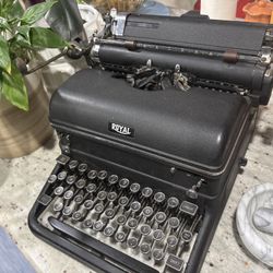 Royal Vintage Typewriter
