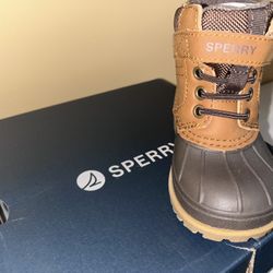 Size 6 T NEW Sperry Boots