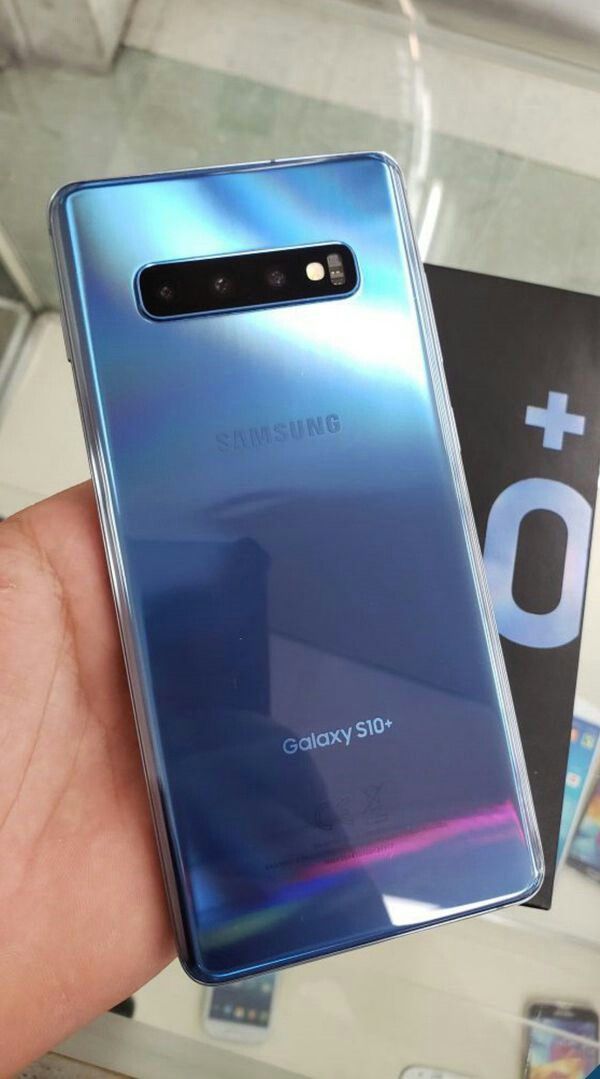 Samsung Galaxy S10 plus 128GB FACTORY UNLOCKED" Like New with warranty