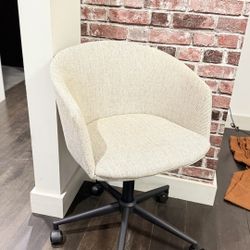West Elm Swivel Chair – Excellent Condition! 💰 $250