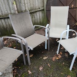 4 Outdoor Chairs For $15
