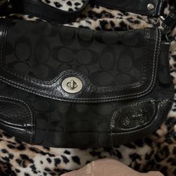Múltiple Coach Purses I good Shape 