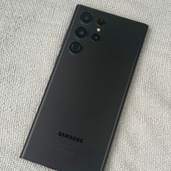 Samsung Galaxy S22 Ultra  , Factory Unlocked,  Excellent Condition Like New 