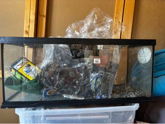 1ft wide & 2 1/2 long Reptile tank