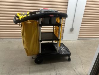 Rubbermaid Commercial Cleaning Cart