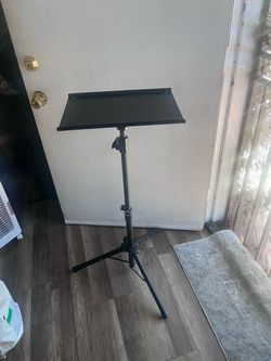 Laptop stand