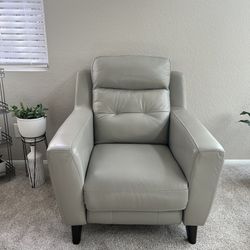 Chair + Sofa 
