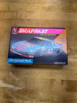 Snapfast STP Grand Prix Stock Car Model Kit