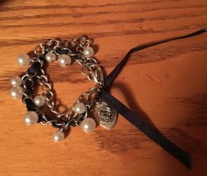 Silver bracelet with pearls from Aeropostale