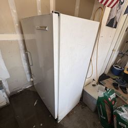 Whirlpool Upright Freezer 13. Must Load And Transport Yourself!
