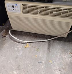 230V, Electronic Controls,. 
Air Conditioning (12.000 BTU)......