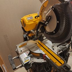 Dewalt Flexvolt 12in Saw With Stand And Crown Moulding Stops