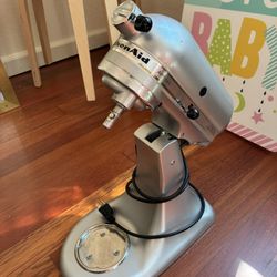 KitchenAid Artisan 5 Qt Mixer w/ Pasta Attachment