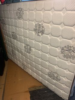 Queen mattress