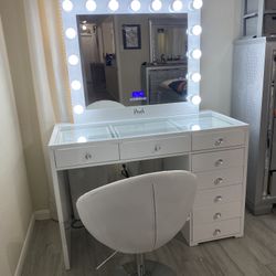 Makeup Vanity with Bluetooth Mirror / price includes delivery and Assembly chair is separately