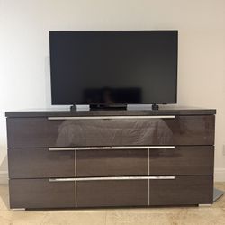 Bedroom Furniture Set 