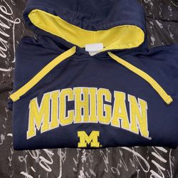 Section 101 by Majestic Michigan Wolverines Mens Pullover Hoodie 2XL Champs