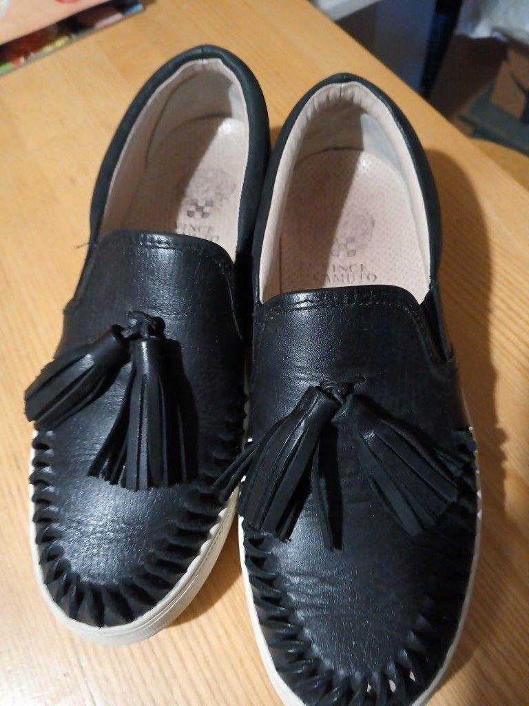 Women's Shoes VINCE CAMUTO SIZE 8 M. STYLE KAYLEE IN EXCELLENT https://offerup.com/redirect/?o=Q09ORElUSU9OLkxJS0U= BRAND NEW CONDITION.