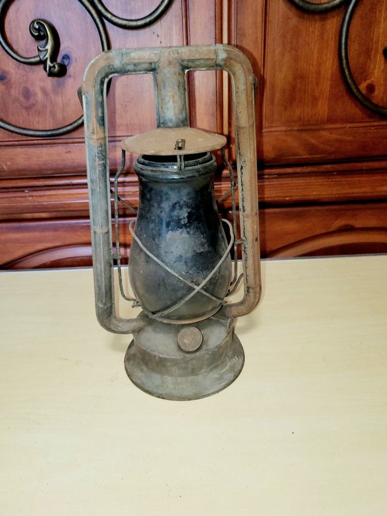 Vintage DIETZ MONARCH NY USA LAMP Lantern Kerosene