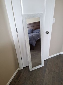 Free mirror