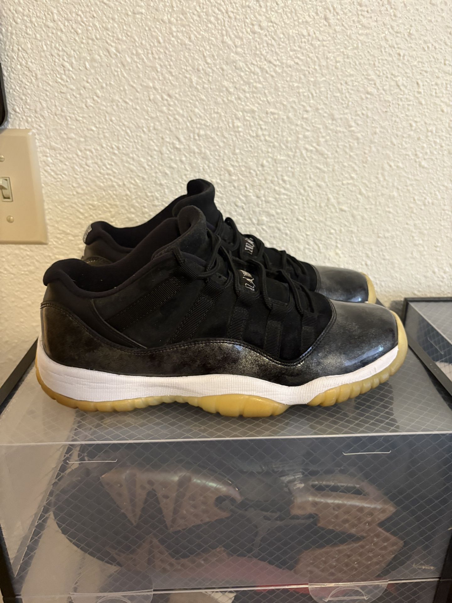 Jordan 11 Low Barons
