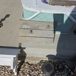 Decorative signs And lamps