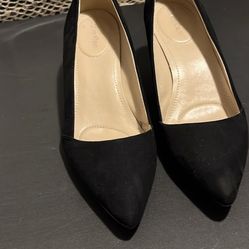 The Woman Shoes ( Calvin Klein) Black Color And Heel 2 Inch 1/2