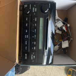 Toyota Tundra Stock radio
