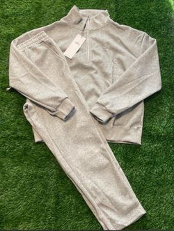 ~Alo Yoga Set (Grey) ~Alo Yoga Quarter Zip & Sweatpants Set ~Size S,M,L,XL
