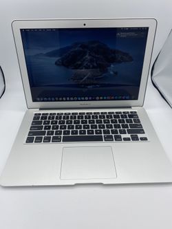 Apple MacBook Air 13 inch2015 fully loaded with software