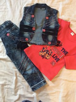 5-6t 3 pieces beautiful boutique denim dress like wore once