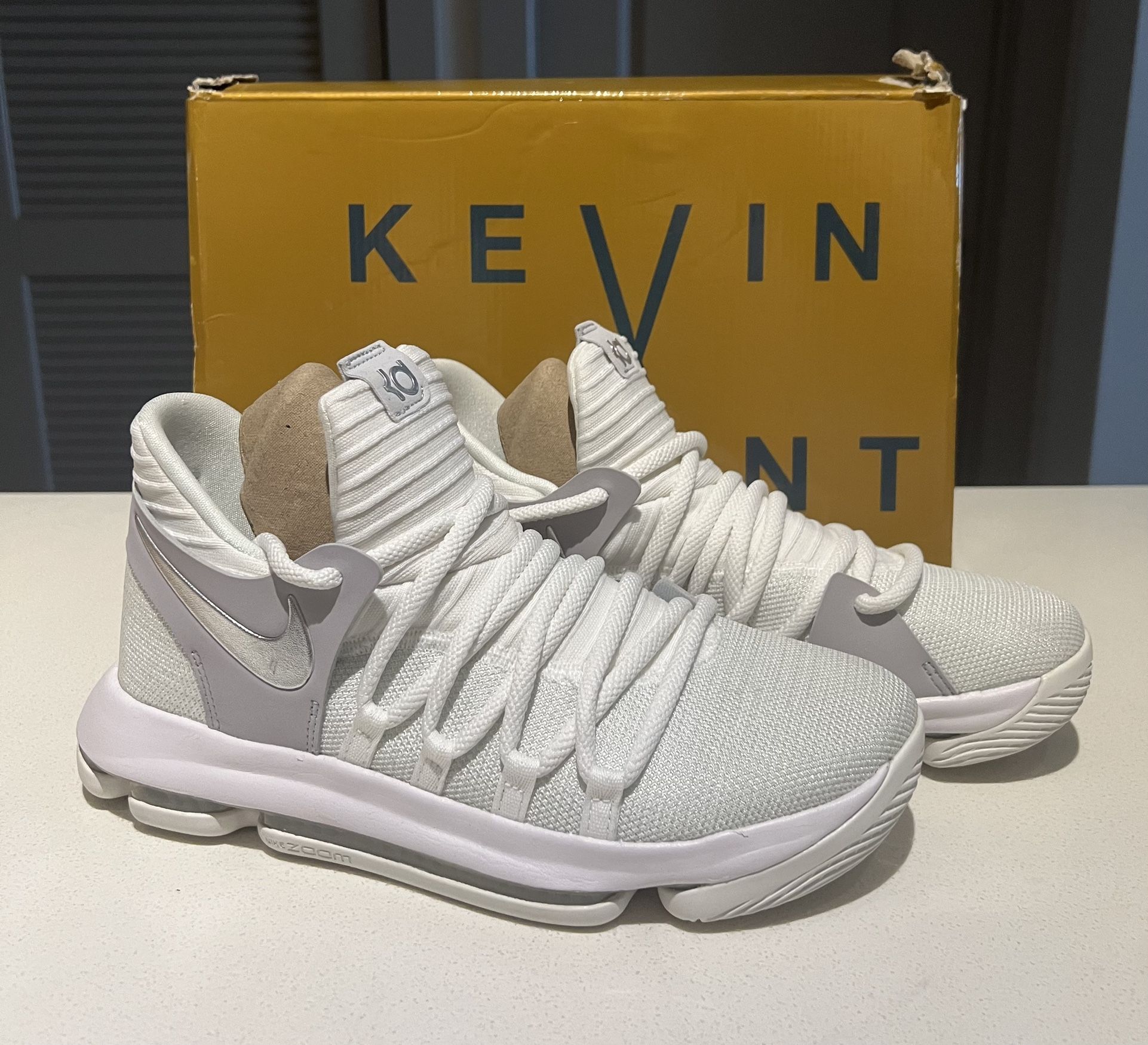 Nike KD 10 GS Still KD Brand New with Box Size 7Y