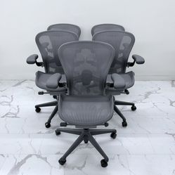 LIKE NEW HERMAN MILLER REMASTERED AERON CHAIR SIZE B, CARBON FINISH FULLY ADJUSTABLE ARMS & ADJUSTABLE LUMBAR