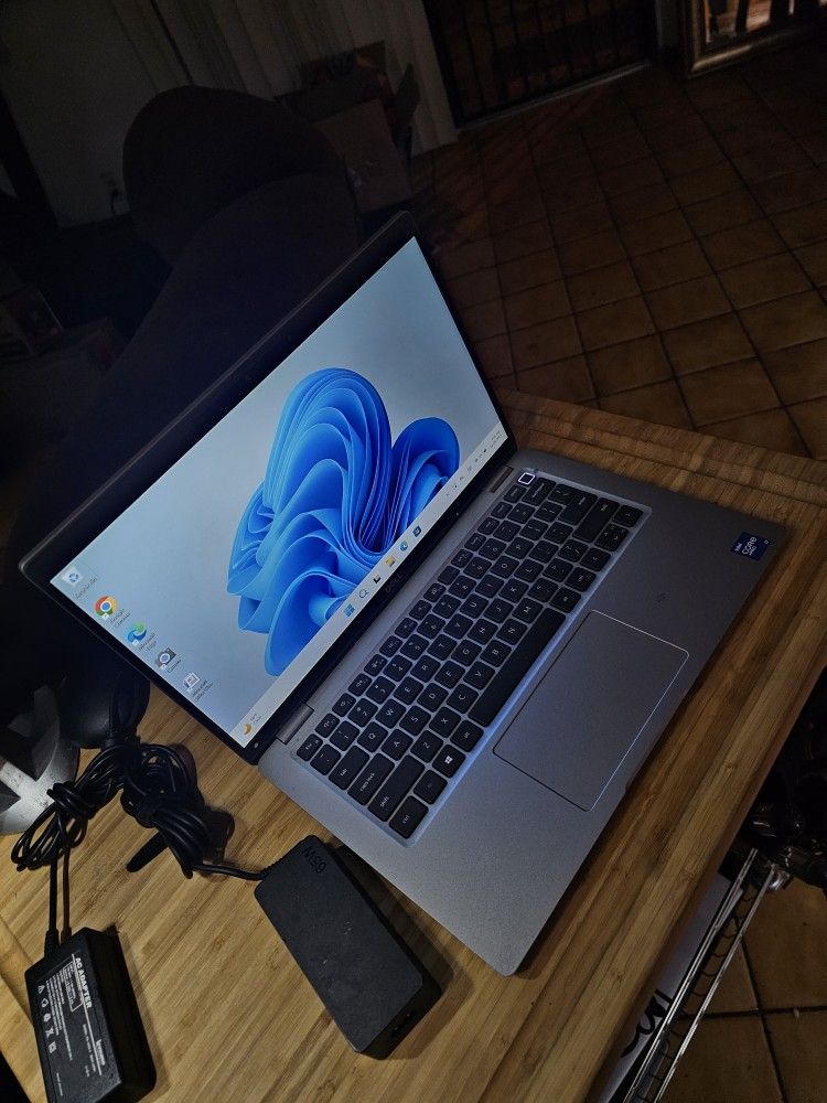 Dell Laptop Intel i7-1185G7-3.0GHz-CPU 1TB SSD 16GB Ram