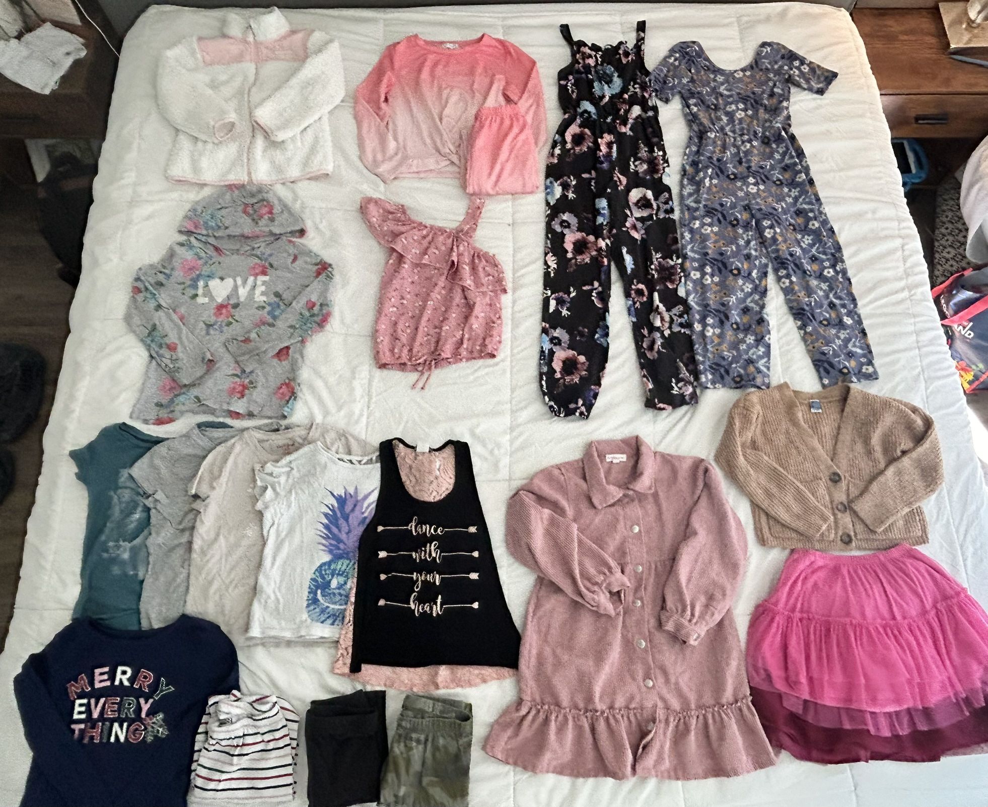 Girls 6/7 Clothing Lot for Sale in Carlsbad, CA - OfferUp