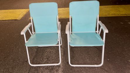 2 Beach Chairs Tiffany Color. Perfect Condition 