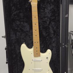 Vintage 1993 Fender White Duo-Sonic Guitar (MIM)