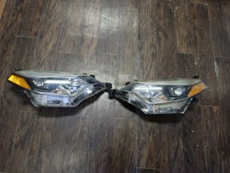 2016 Headlight Toyota Corolla 