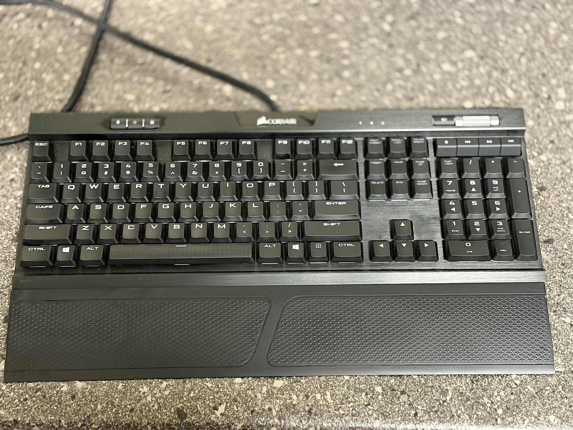 Like New-CORSAIR - K70 RGB MK.2 LOW PROFILE RAPIDFIRE Full-size Wired Mechanical Cherry MX